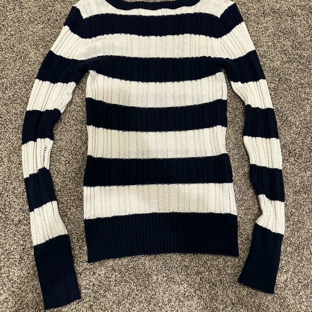 Arizona Jean Company Navy and White Striped V-Neck Cable Knit Sweater - Picture 2 of 3